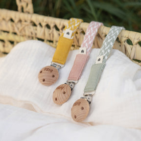 Bibs pacifier clip